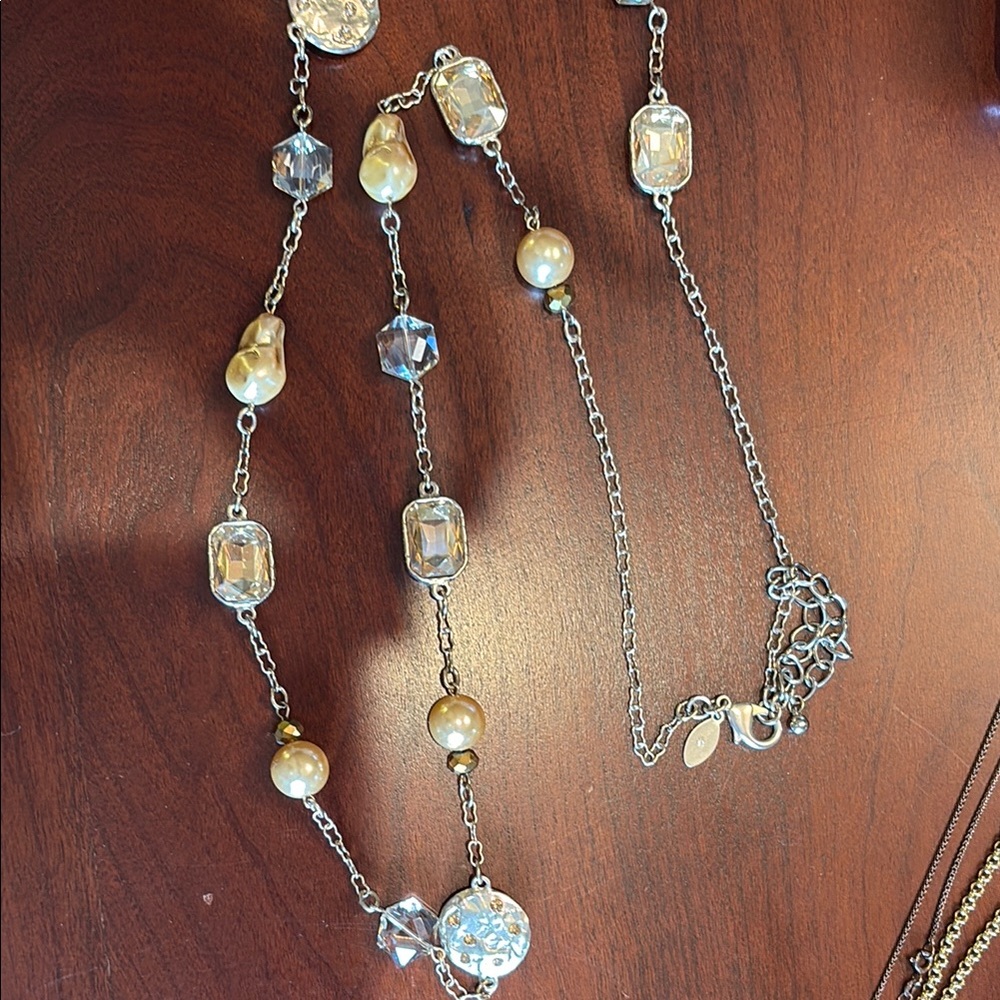 Elegant Gold and Pearl Stone Necklace